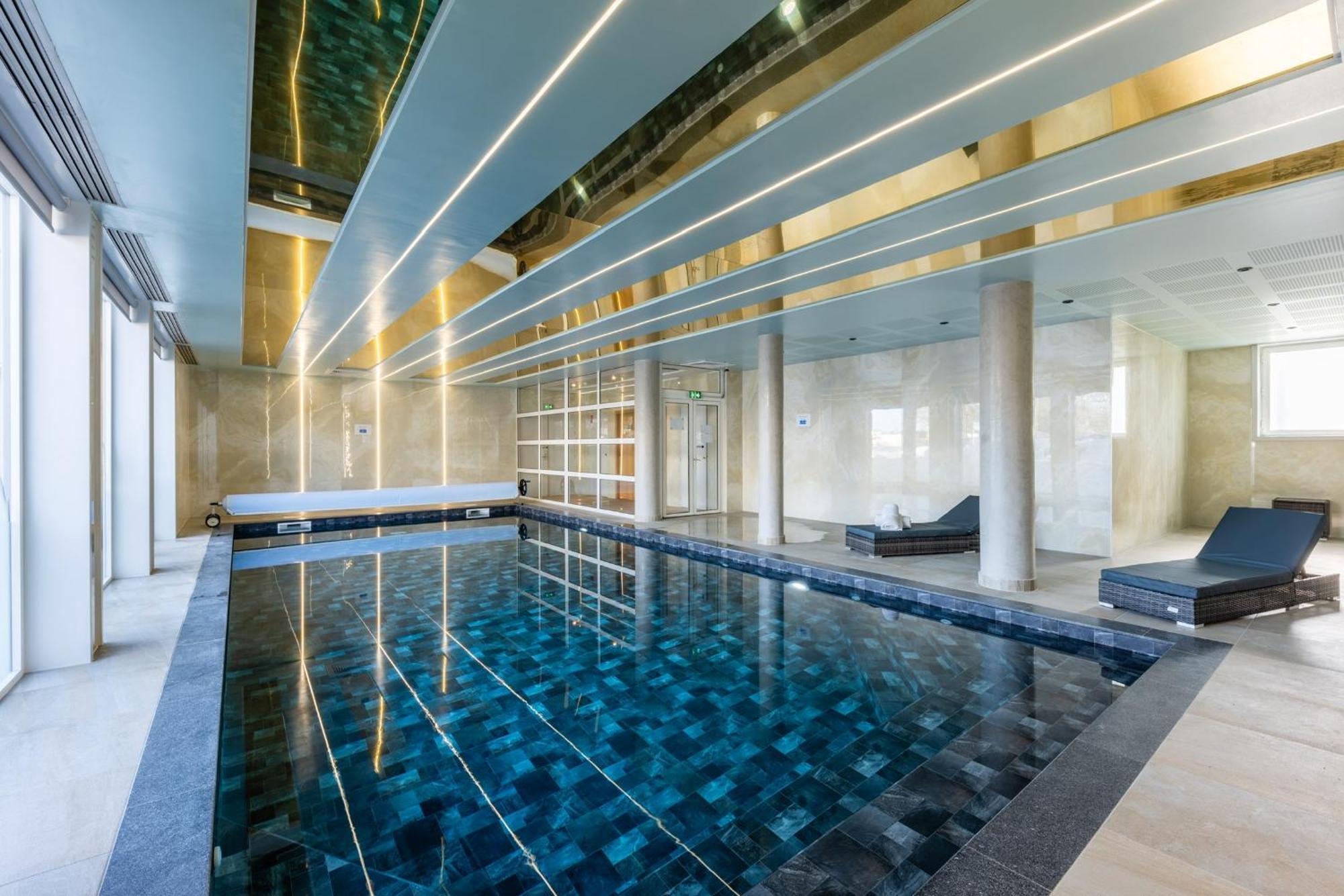 Brit Hotel Privilege Paris Роні-су-Буа Екстер'єр фото