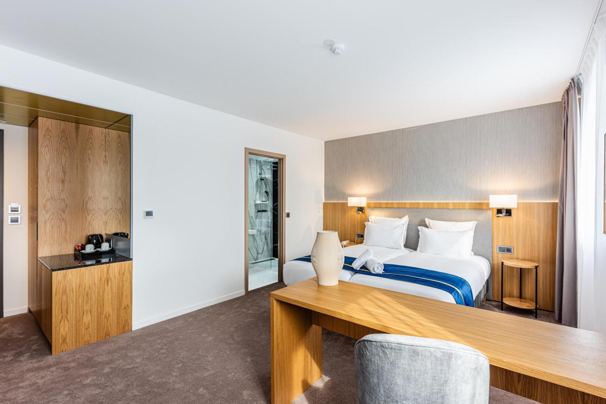 Brit Hotel Privilege Paris Роні-су-Буа Екстер'єр фото