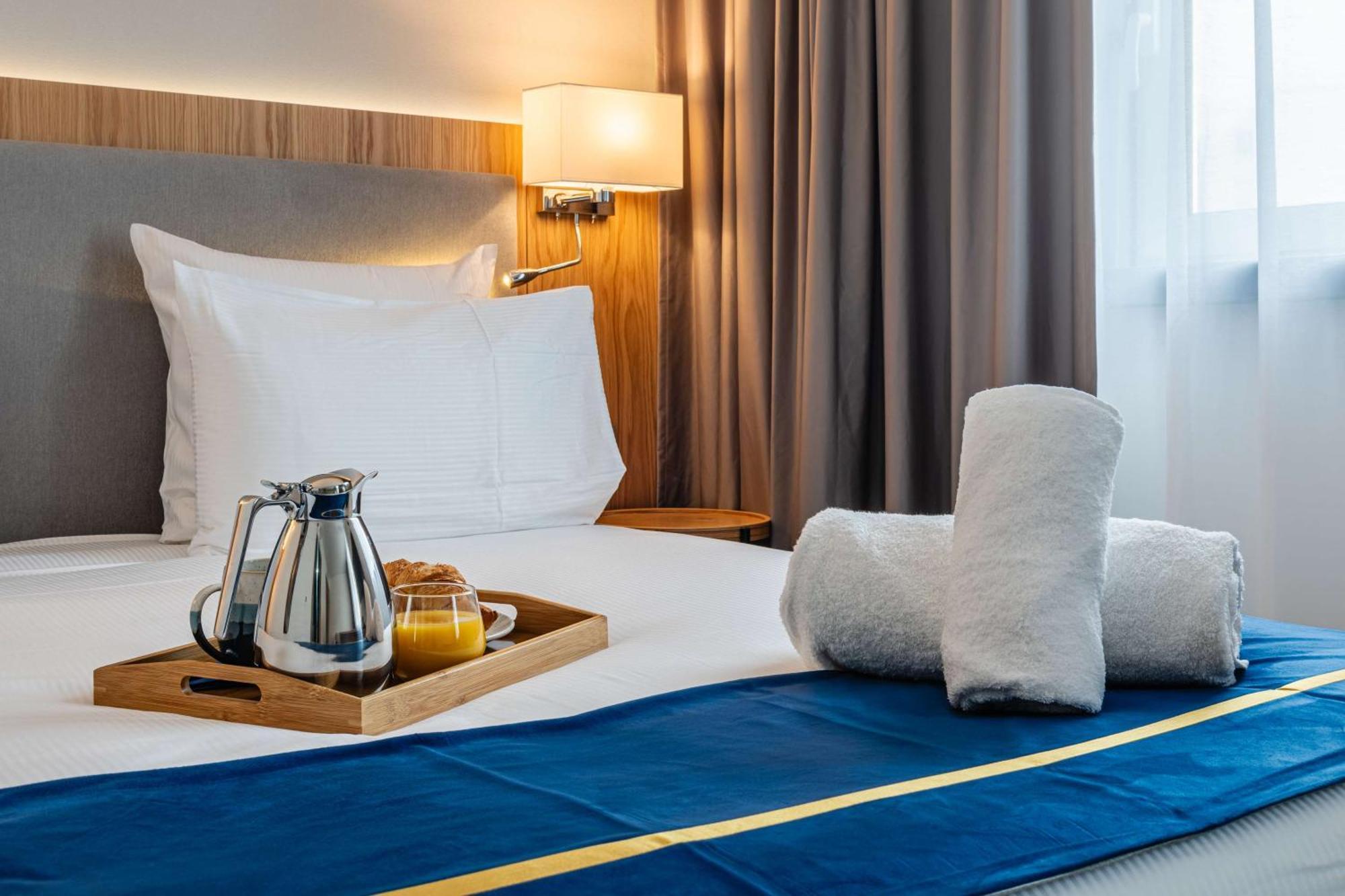 Brit Hotel Privilege Paris Роні-су-Буа Екстер'єр фото